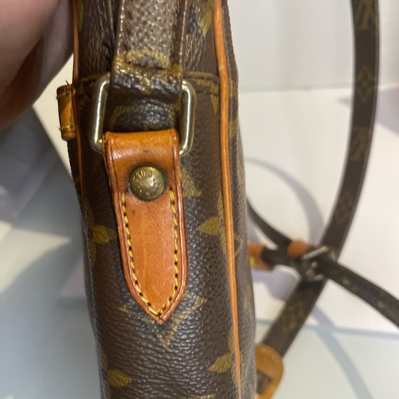 Louis Vuitton Monogram Danube Crossbody Bag Vintage - Picture 17 of 17